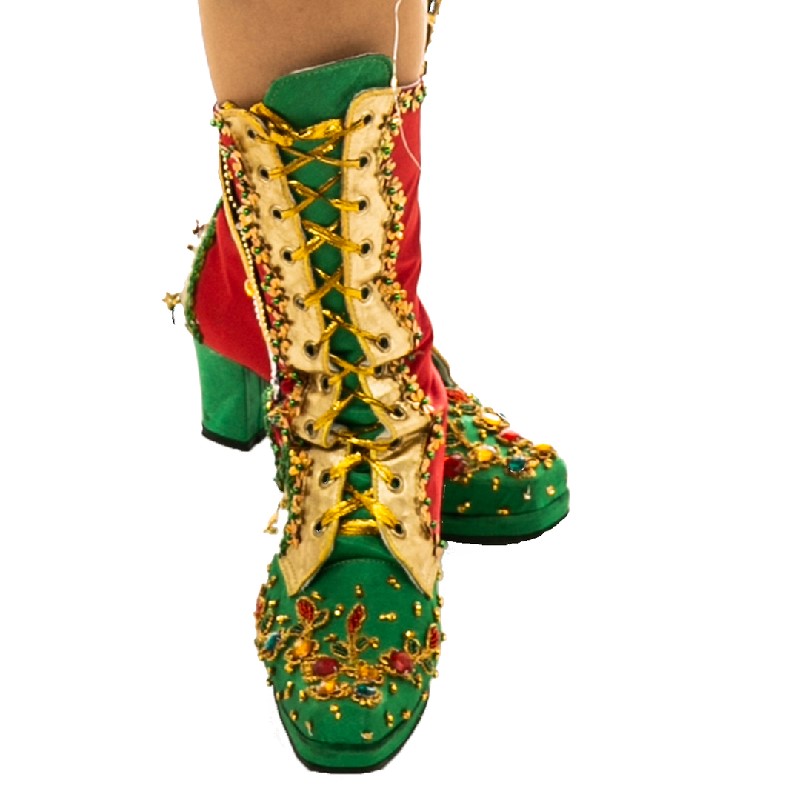 A close up image of the Ñaupa China Supay boots